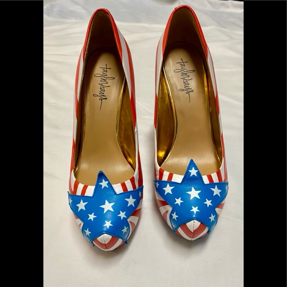 Taylor Says Pumps by artist Taylor Reeve.